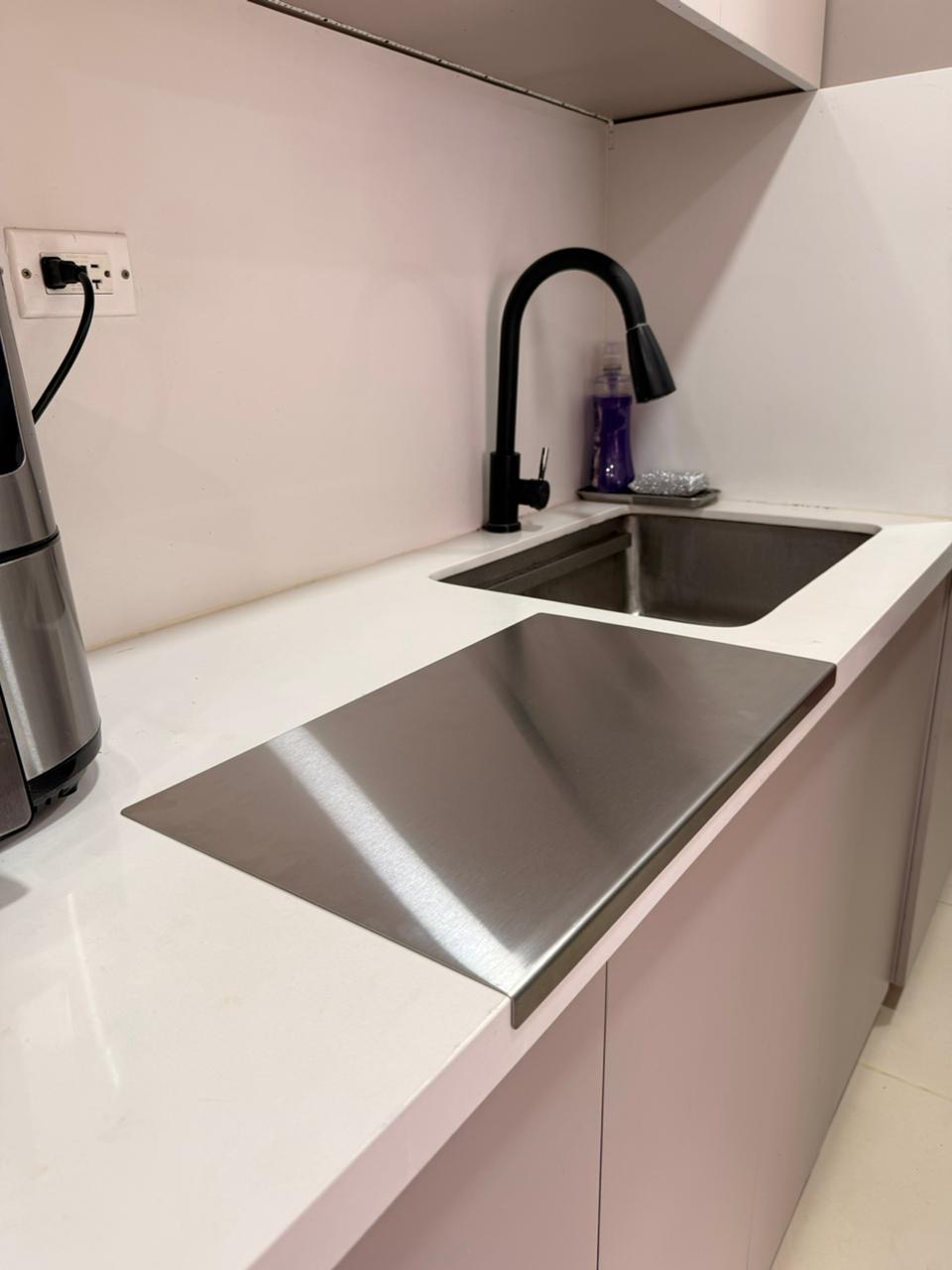 Kitchen Cutting Board (Edge)